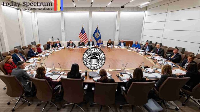 A round table discussion at the US Federal Reserve with officials in deep conversation